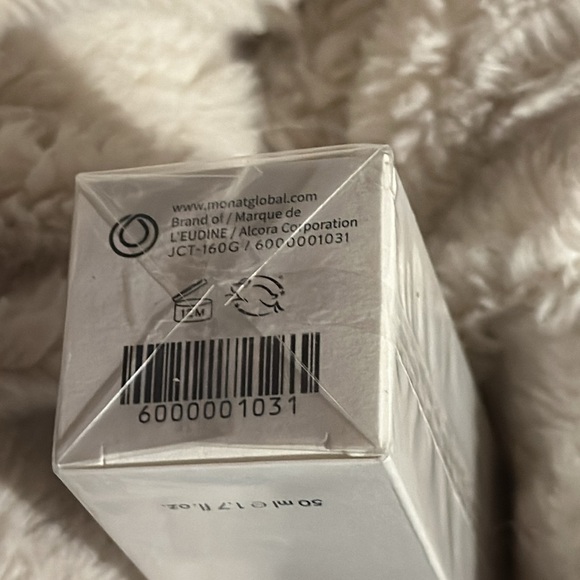 Monat Sun Veil Sun Screen SPF 30 All Skin Types 1.7 Fl oz - Picture 3 of 3